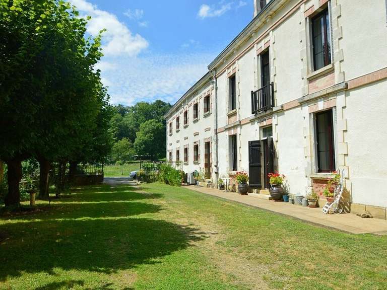 Maison Saint-Médard-d'Excideuil - 7 chambres - 348m²