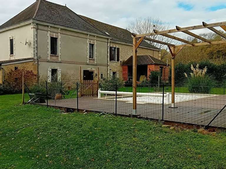 Maison Saint-Médard-d'Excideuil - 7 chambres - 348m²