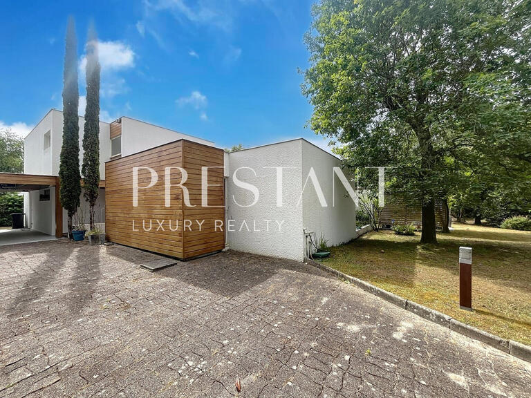 Maison Saint-Médard-en-Jalles - 4 chambres - 209m²