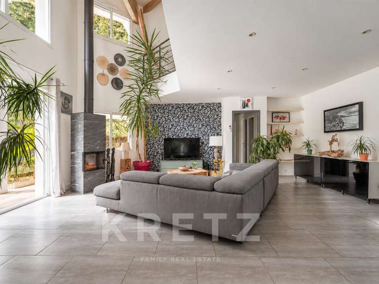 Maison Saint-Médard-en-Jalles - 5 chambres - 203m²