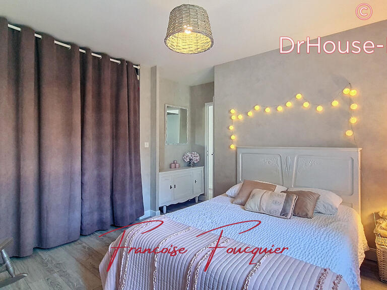 Villa Saint-Médard-en-Jalles - 5 chambres - 240m²