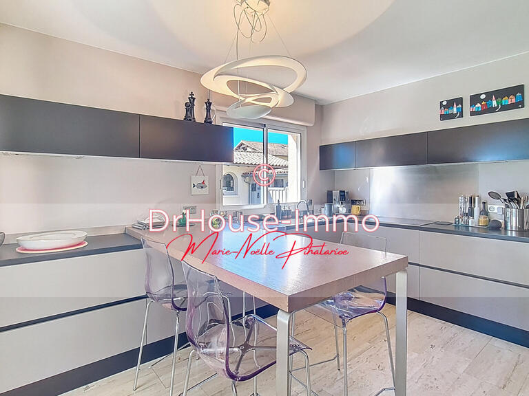 Villa Saint-Médard-en-Jalles - 4 bedrooms - 182m²