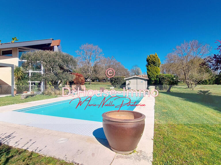 Villa Saint-Médard-en-Jalles - 4 bedrooms - 182m²