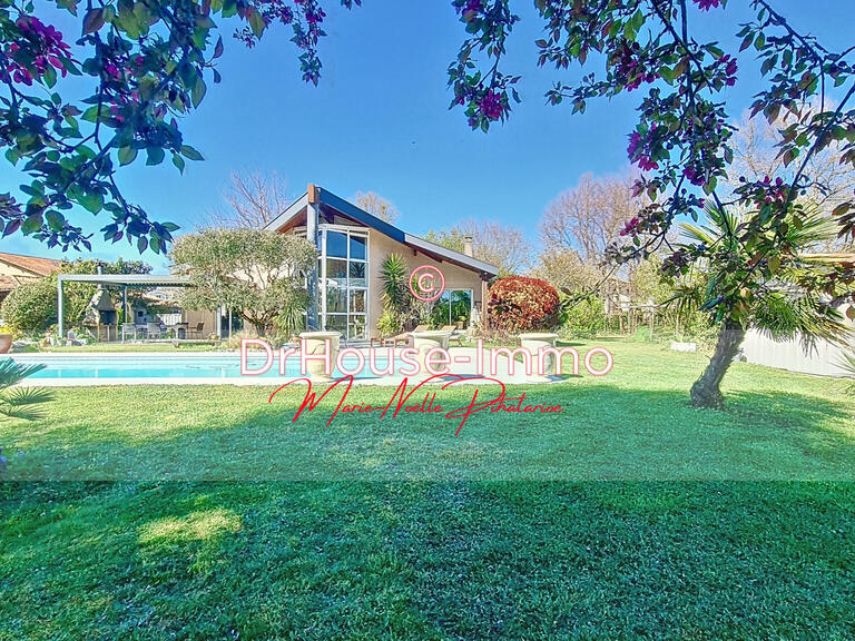 Villa Saint-Médard-en-Jalles - 4 bedrooms - 182m²