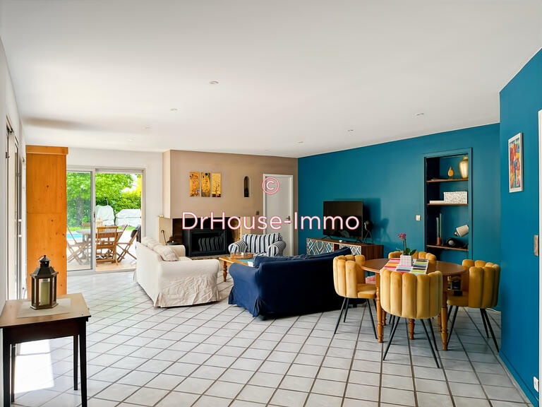Villa Saint-Médard-en-Jalles - 5 chambres - 150m²