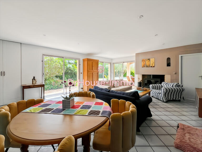 Villa Saint-Médard-en-Jalles - 5 chambres - 150m²