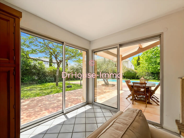 Villa Saint-Médard-en-Jalles - 5 chambres - 150m²
