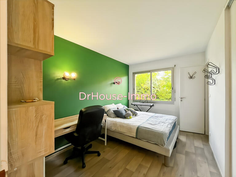 Villa Saint-Médard-en-Jalles - 5 chambres - 150m²