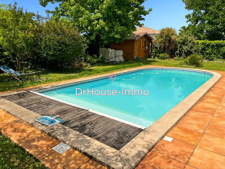 Villa Saint-Médard-en-Jalles - 5 chambres - 150m²