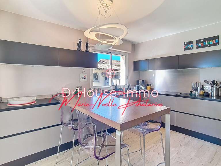 Villa Saint-Médard-en-Jalles - 4 chambres - 182m²
