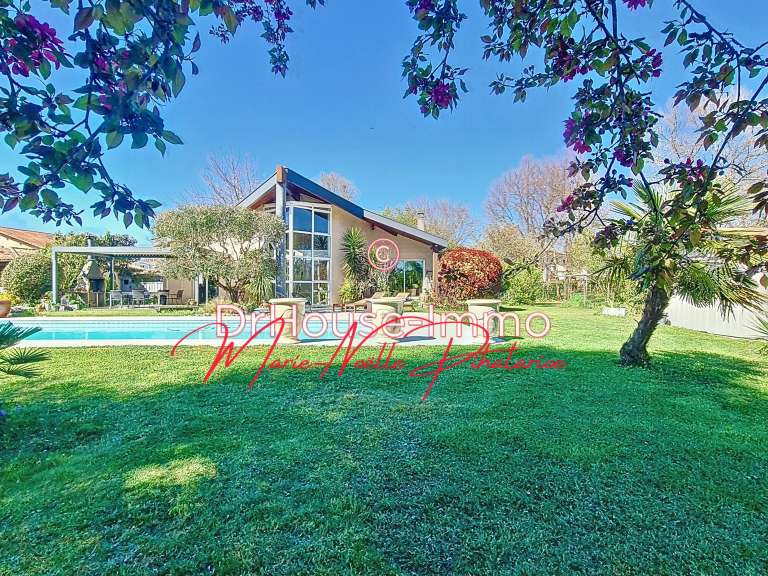 Villa Saint-Médard-en-Jalles - 4 chambres - 182m²