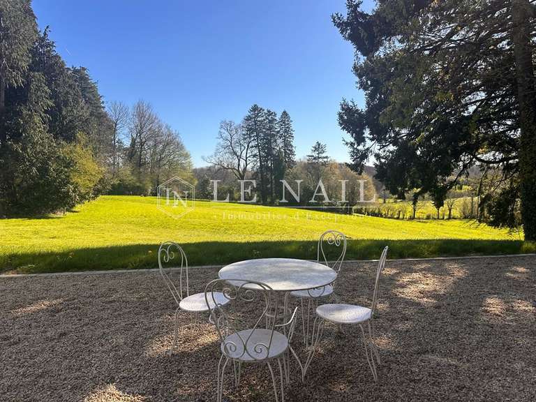 Château Saint-Mesmin - 10 chambres - 715m²
