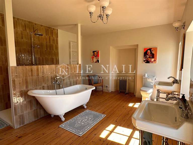 Château Saint-Mesmin - 10 chambres - 715m²