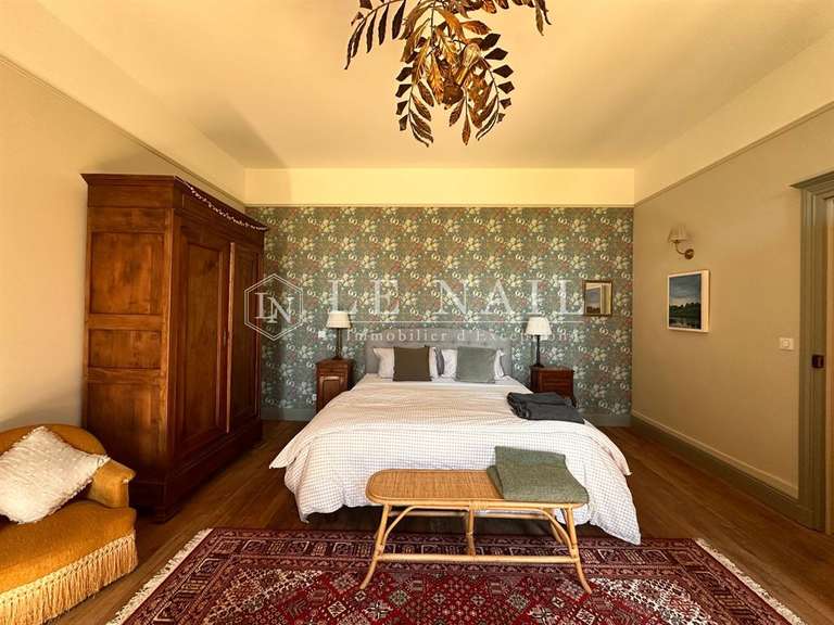 Château Saint-Mesmin - 10 chambres - 715m²