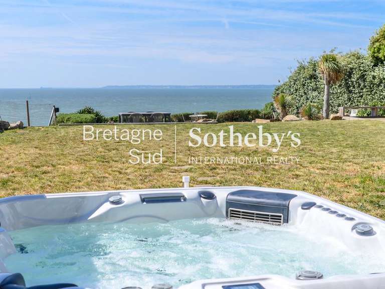 House Saint-Michel-Chef-Chef - 4 bedrooms - 467m²