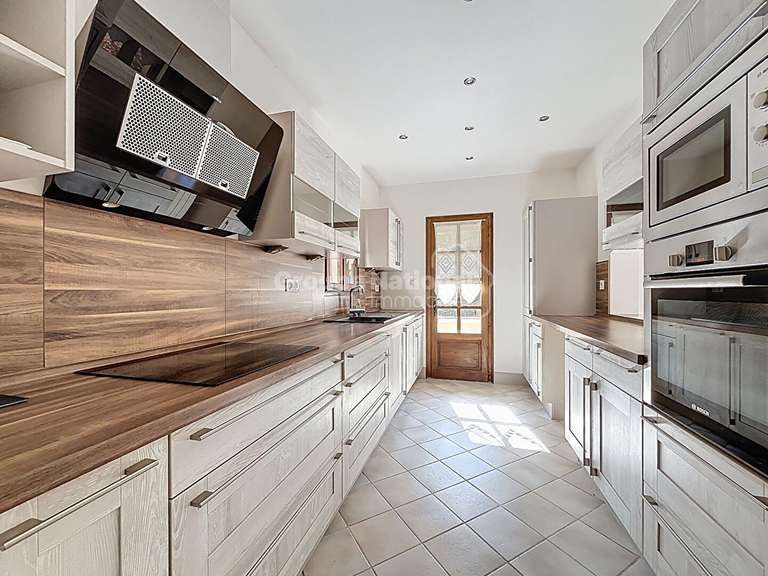 House Saint-Michel-d'Euzet - 4 bedrooms - 210m²