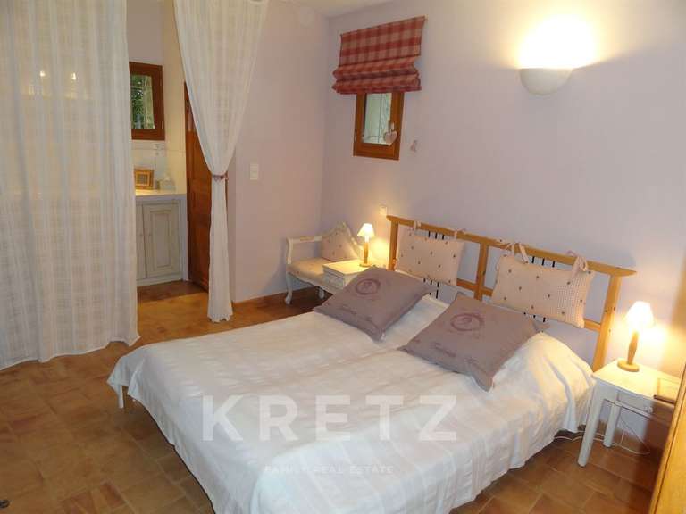 House Saint-Michel-d'Euzet - 8 bedrooms - 377m²