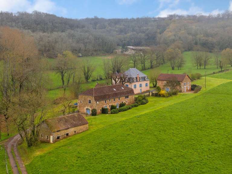 Maison Saint-Michel-Loubéjou - 16 chambres - 664m²