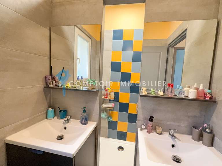 Maison Saint-Mitre-les-Remparts - 4 chambres - 130m²