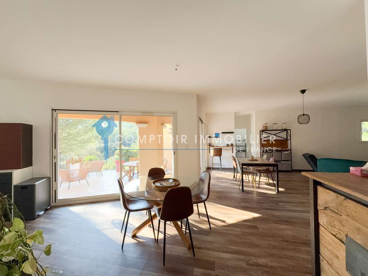 House Saint-Mitre-les-Remparts