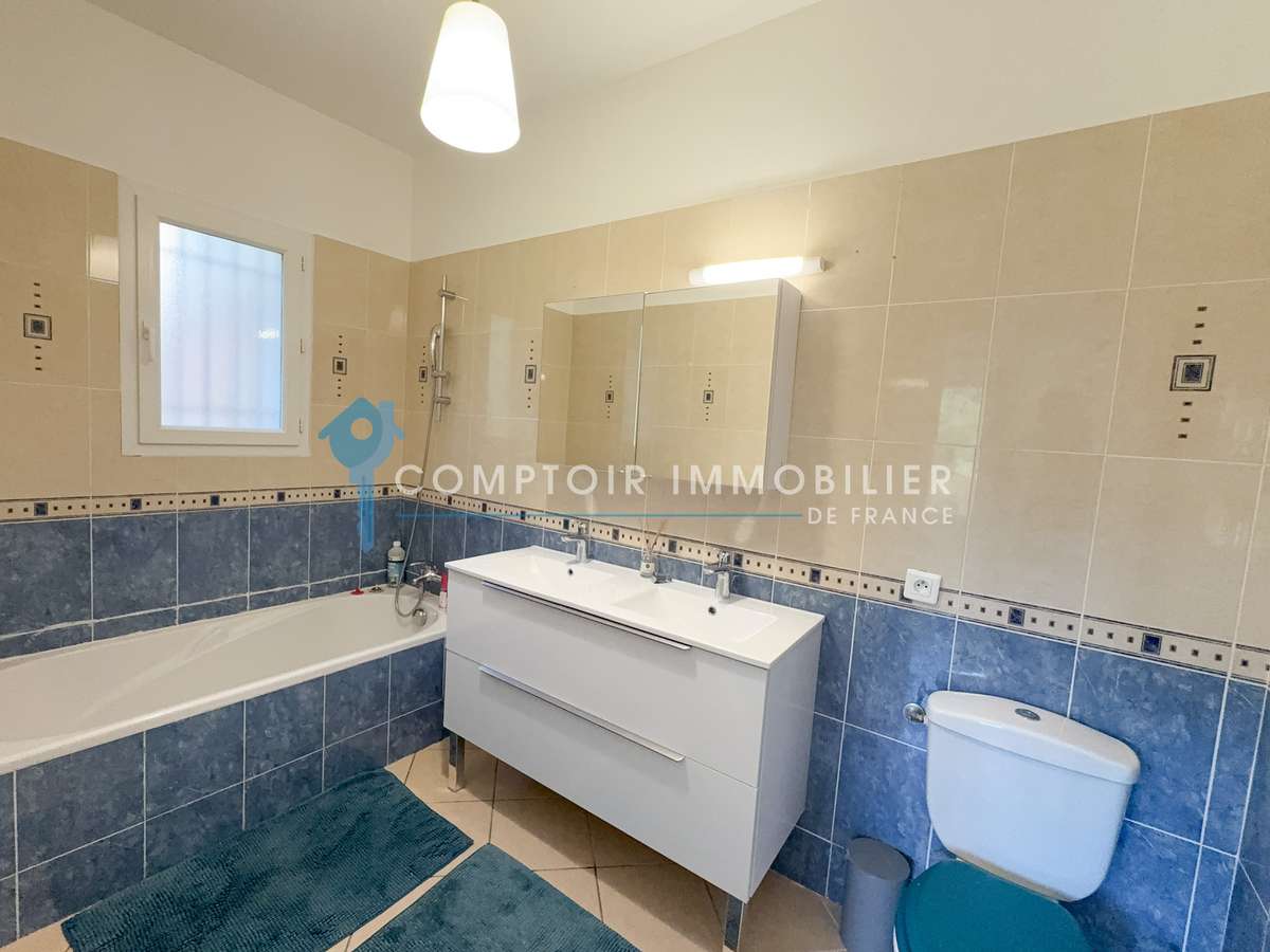 House Saint-Mitre-les-Remparts