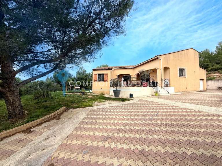 Maison Saint-Mitre-les-Remparts - 4 chambres - 130m²