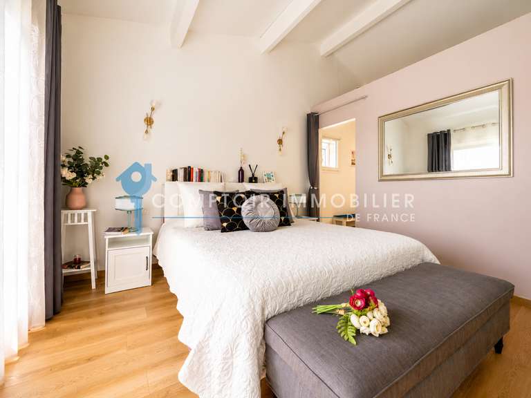 Maison Saint-Mitre-les-Remparts - 6 chambres - 200m²