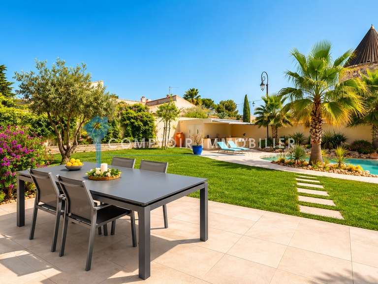 Maison Saint-Mitre-les-Remparts - 6 chambres - 200m²