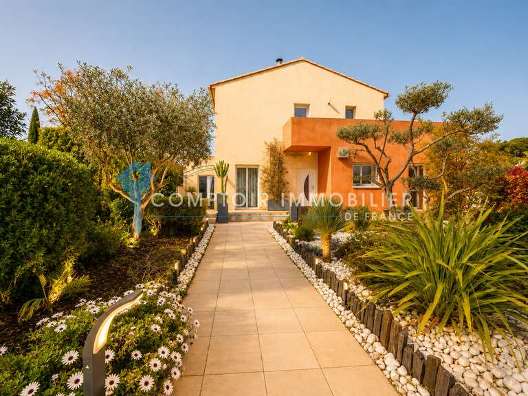 Maison Saint-Mitre-les-Remparts - 6 chambres - 200m²