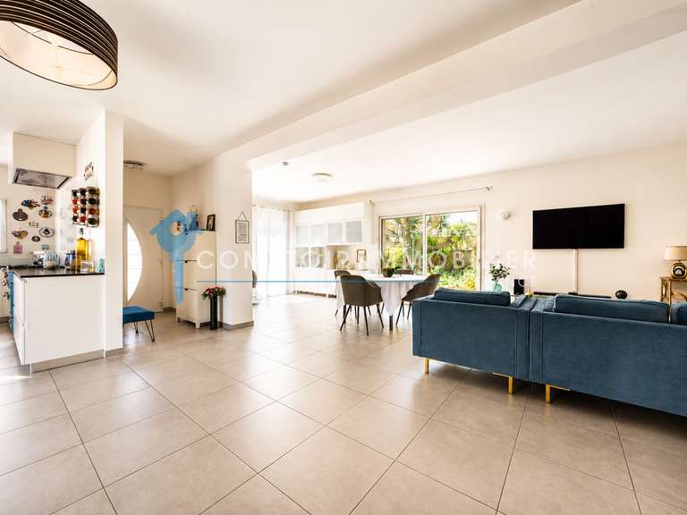Maison Saint-Mitre-les-Remparts - 6 chambres - 200m²