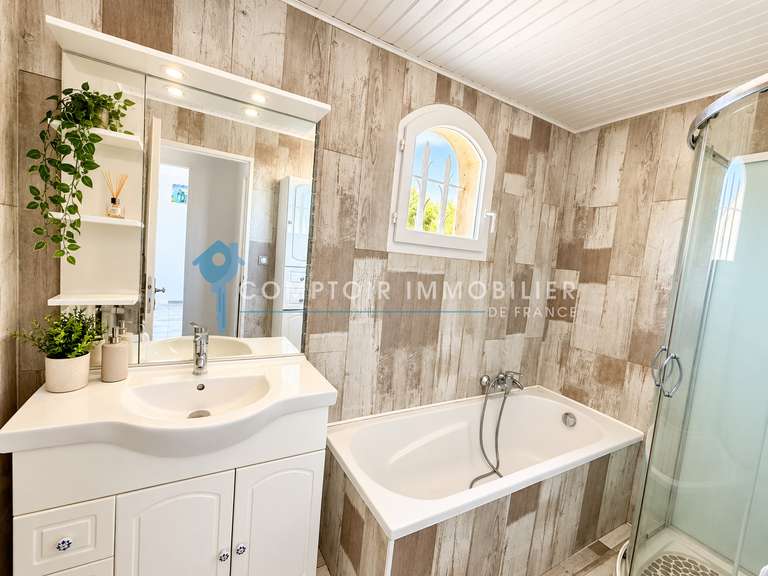 Maison Saint-Mitre-les-Remparts - 2 chambres - 125m²