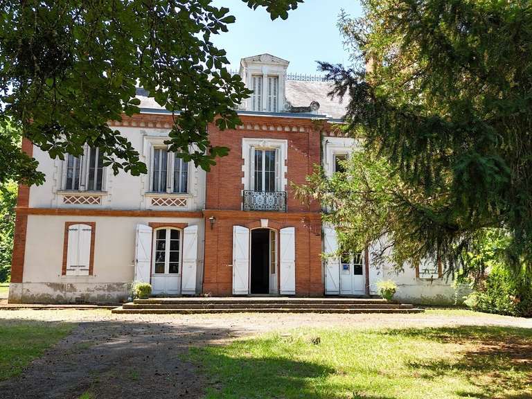 Château Saint-Nauphary - 8 chambres - 840m²