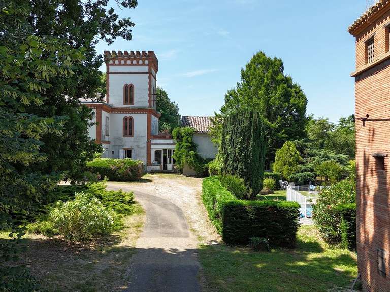 Château Saint-Nauphary - 8 chambres - 840m²