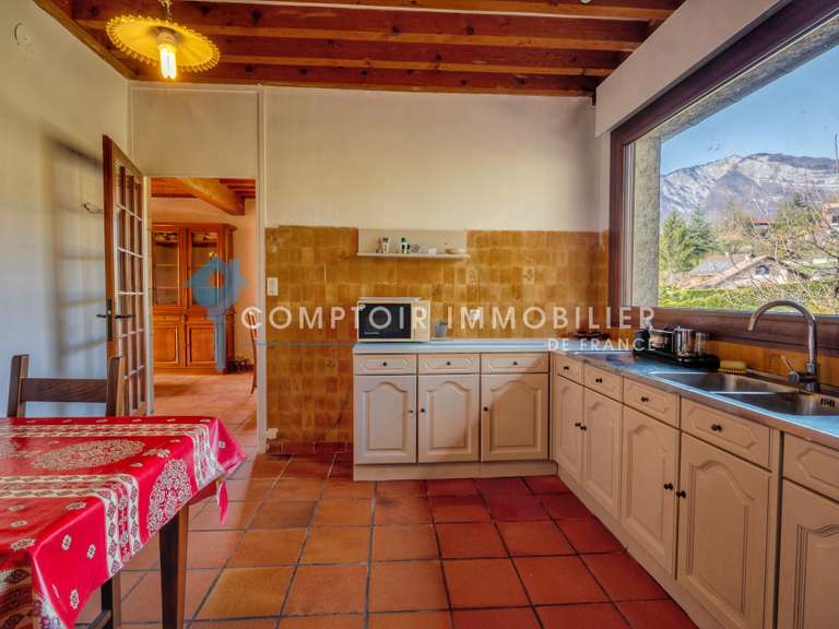 Maison Saint-Nazaire-les-Eymes - 4 chambres - 182m²