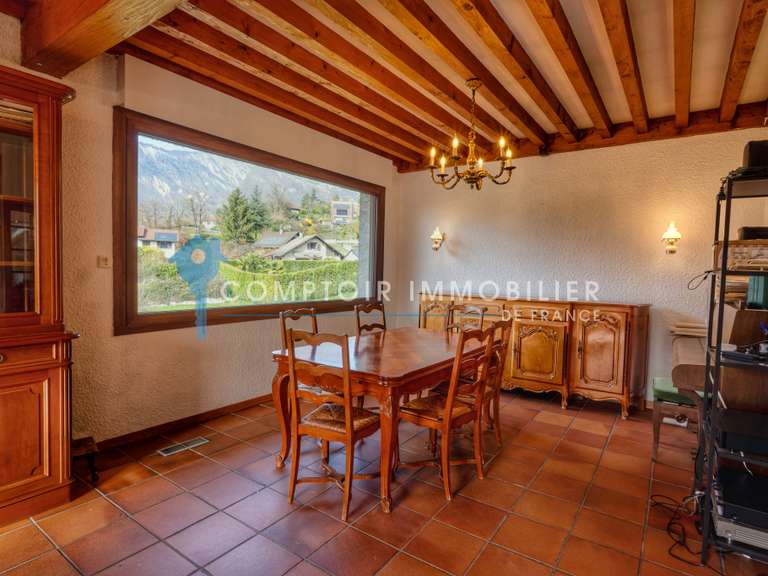 Maison Saint-Nazaire-les-Eymes - 4 chambres - 182m²