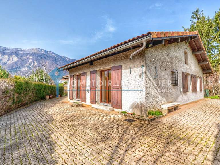 Maison Saint-Nazaire-les-Eymes - 4 chambres - 182m²