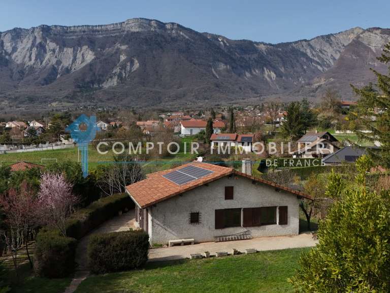 Maison Saint-Nazaire-les-Eymes - 4 chambres - 182m²