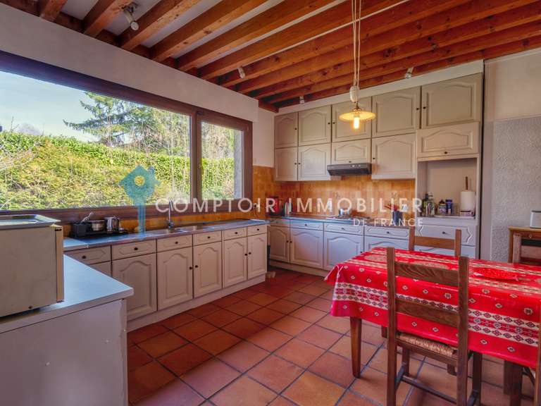 Maison Saint-Nazaire-les-Eymes - 4 chambres - 182m²