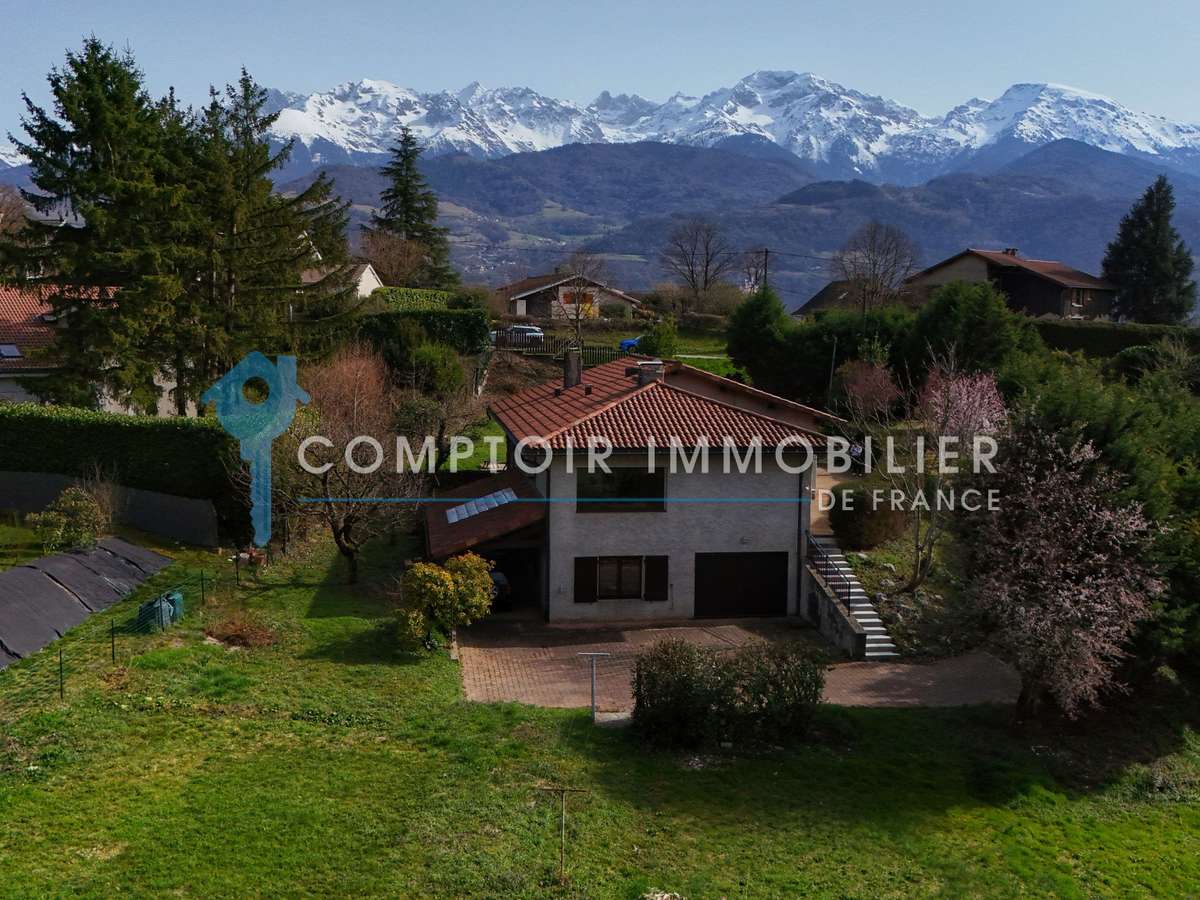 House Saint-Nazaire-les-Eymes