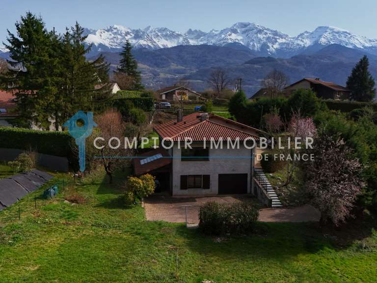 Maison Saint-Nazaire-les-Eymes - 4 chambres - 182m²