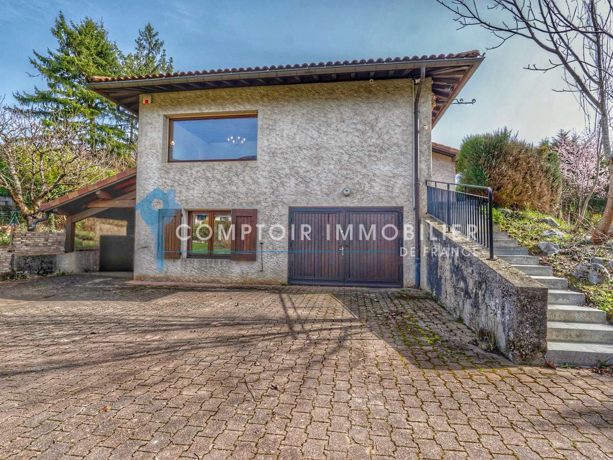 House Saint-Nazaire-les-Eymes