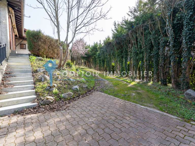 Maison Saint-Nazaire-les-Eymes - 4 chambres - 182m²