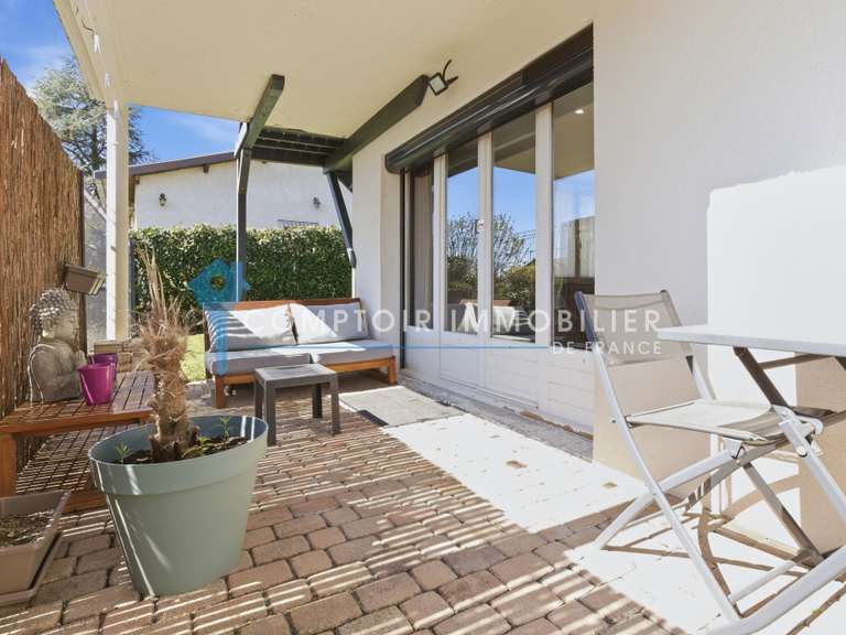 Maison Saint-Nazaire-les-Eymes - 4 chambres - 158m²