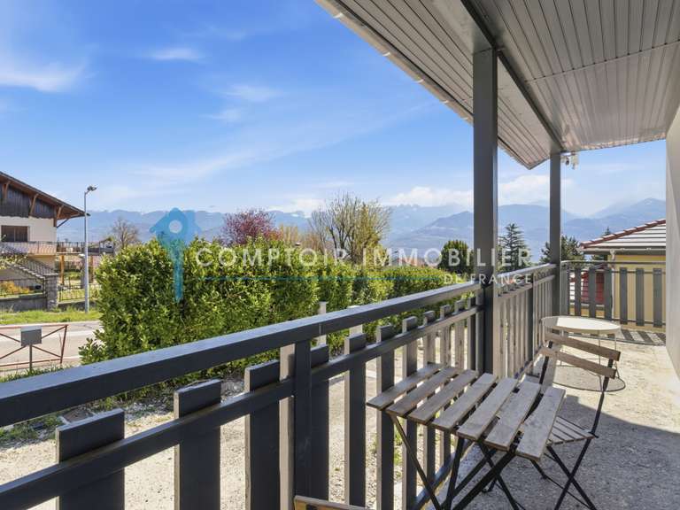 Maison Saint-Nazaire-les-Eymes - 4 chambres - 158m²