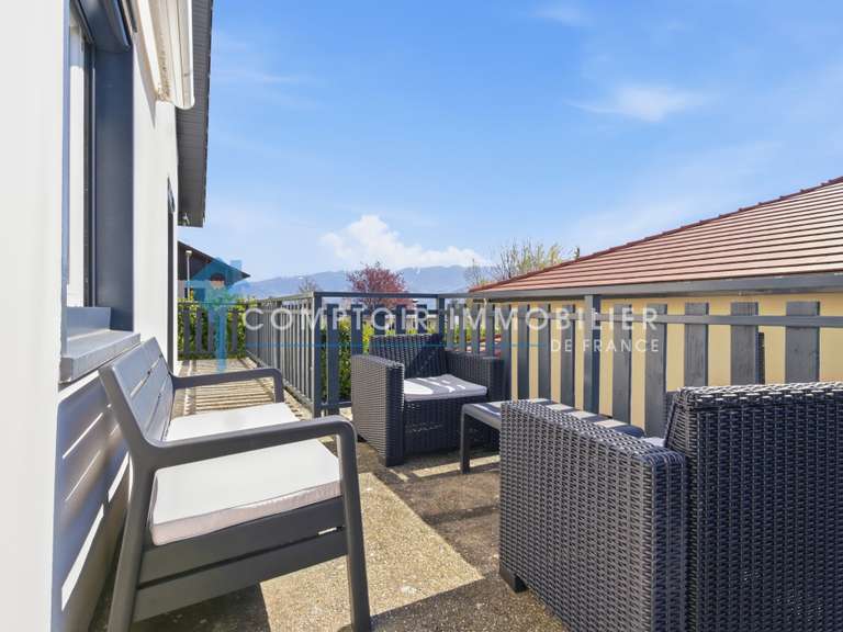 Maison Saint-Nazaire-les-Eymes - 4 chambres - 158m²