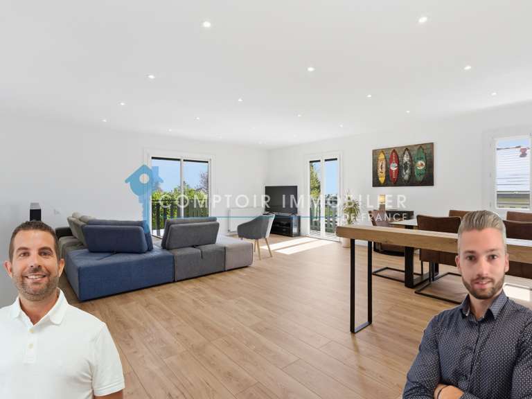 Maison Saint-Nazaire-les-Eymes - 4 chambres - 158m²