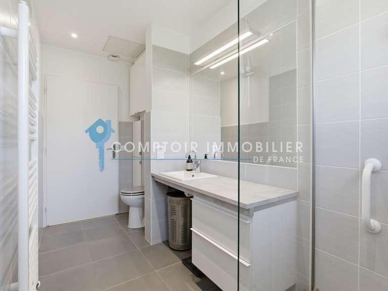 Maison Saint-Nazaire-les-Eymes - 4 chambres - 158m²