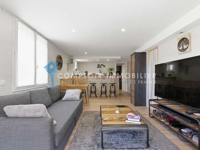 Maison Saint-Nazaire-les-Eymes - 4 chambres - 158m²