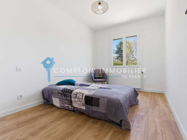 Maison Saint-Nazaire-les-Eymes - 4 chambres - 158m²