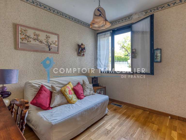 Maison Saint-Nazaire-les-Eymes - 4 chambres - 152m²